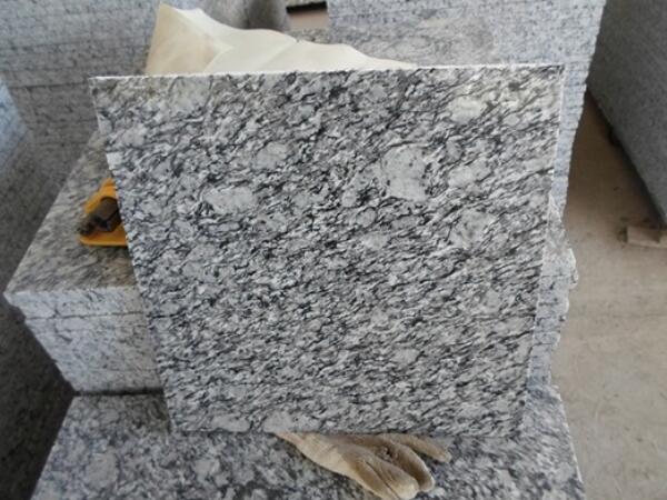 Spary White Granite Polished Tiles